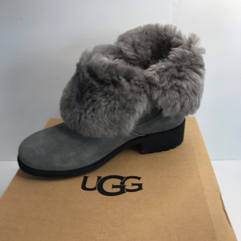 Women’s Ugg ankle boot gray size 6